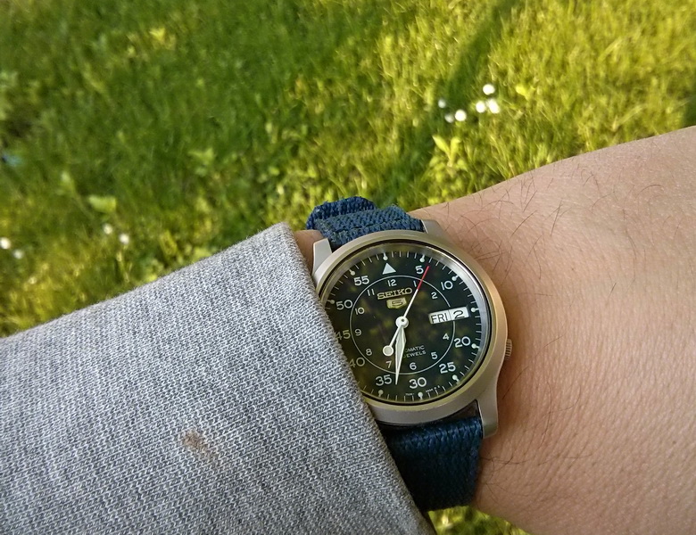 Naziv: seiko5 u prirodi.jpg, pregleda: 199, veličina: 228,6 KB