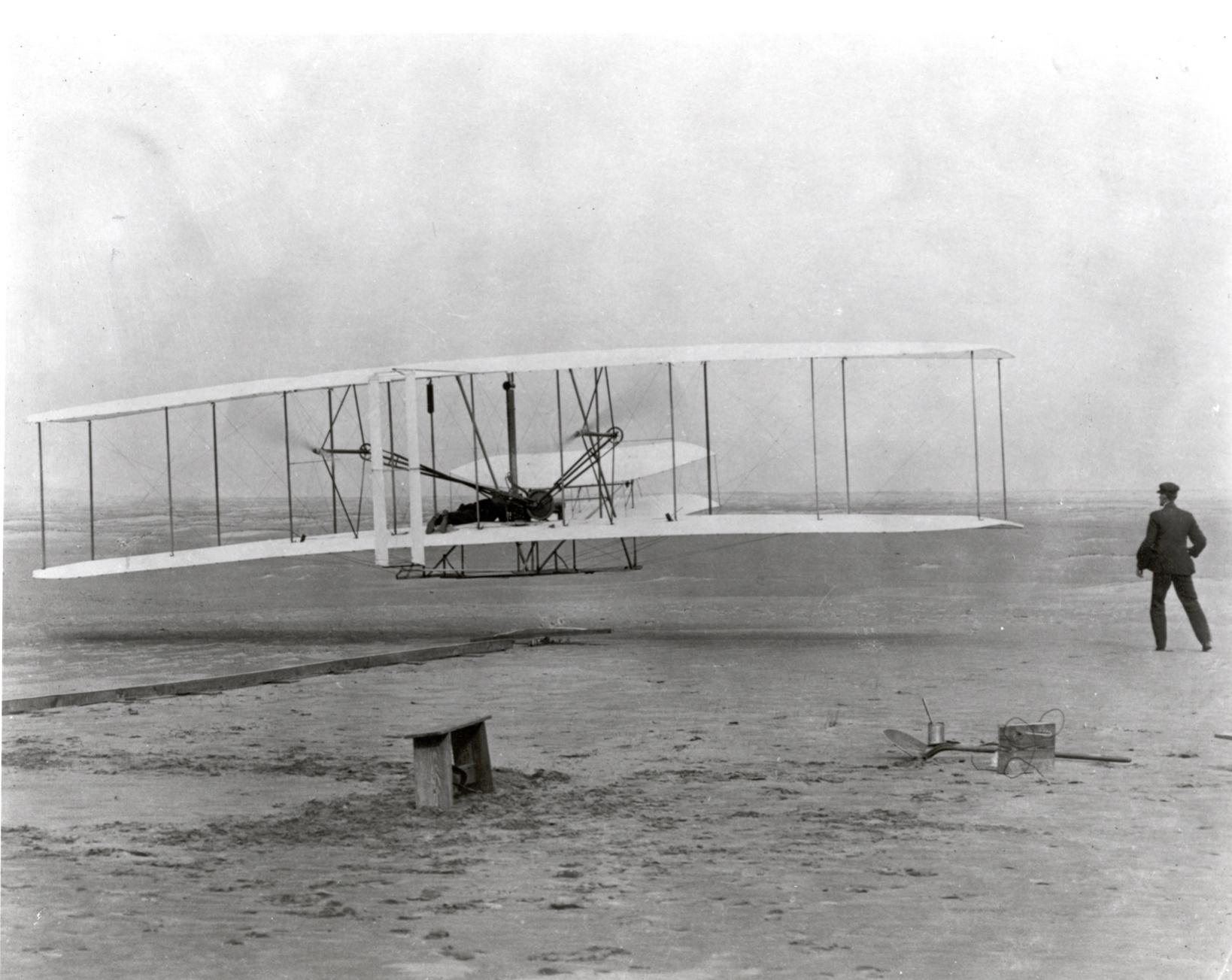 Naziv: The_Wright_Brothers_First_Heavier-than-air_Flight_-_GPN-2002-000128.jpg, pregleda: 852, veličina: 202,2 KB