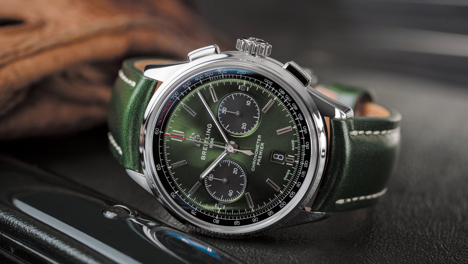 Naziv: 01_premier-b01-chronograph-42-bentley-british-racing-green-with-a-british-racing-green-leather-s.jpg, pregleda: 962, veličina: 254,5 KB