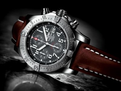 Breitling_Chrono_Avenger_Sky_Watch.jpg