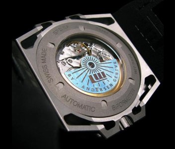 linde-werdelin-spidolite-dlc-watch-case-back.JPG