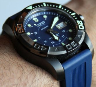 Swiss-Army-Divemaster-watch-4.jpg