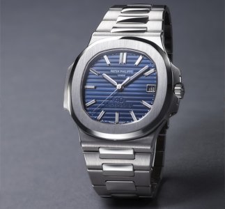 Patek-Philippe-Nautilus-5711_40th-Anniversary-s002.jpg