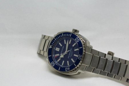 jeanrichard-aquascope-blue-dial-2.jpg