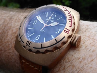 vostok-amphibia-1967-196500-watch-2.jpg