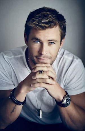 chris hemsworth 01.jpg