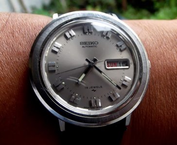 Seiko+7006+-+8070+-+wrist+shoot.jpg