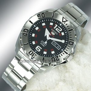 seiko-monster-auto-black-dial-stainless-steel-bracelet-srpb33k1-[4]-1791-p.jpg