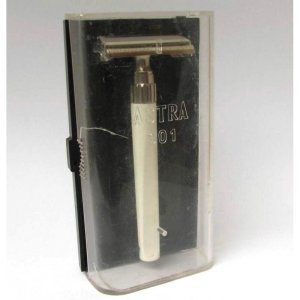astra-vintage-double-edge-shave-razor-boxed.jpg