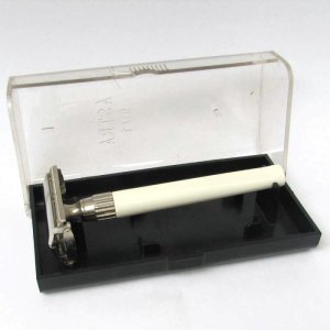 astra-vintage-double-edge-shave-razor-boxed (1).jpg