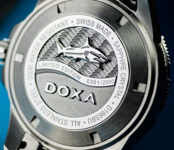 Doxa_Shark_Ceramica_XL_Limited_Edition_D196SBU__2_.jpg