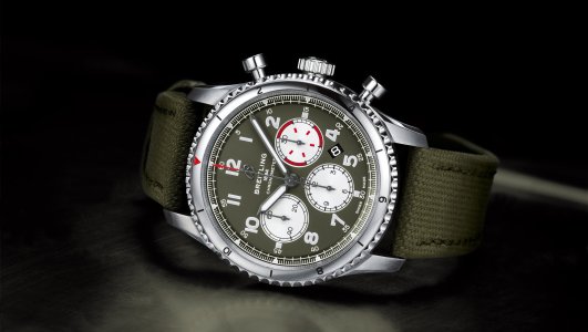 navitimer8-chronographb01-43_stilllife_cmyk_20993_15-02-19.jpg
