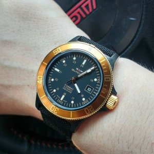 IG96-damianwojo-Glycine-Combat-Sub-Golden-Eye.jpg