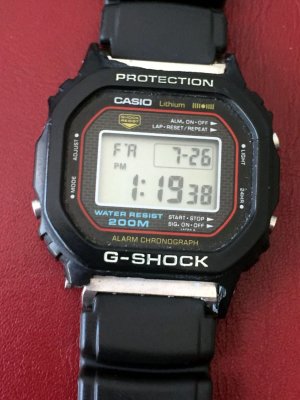 Vintage 1983 1st Ever Casio G Shock 240 DW 5000 1A - prva.jpg