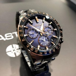 Seiko Astron SSH007J1.jpg