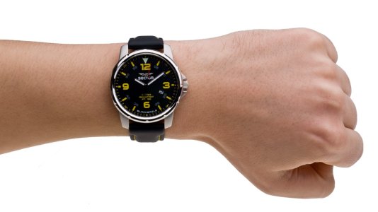 06-Sector-Black-Eagle-R3251189025-Herrenuhr-schwarz-gelb.jpg