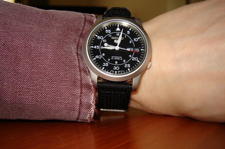 snk809k2_wrist_shot.jpg