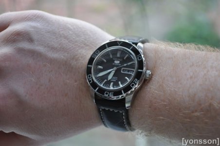 Seiko SNZH55K1b.jpg Seiko SNZH55K1b.jpg