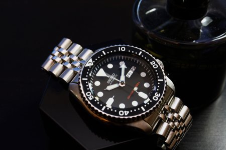 432100d1304664292-review-seiko-skx007-divers-200m-02.jpg