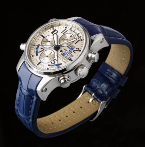 Fortis F-43 Flieger Chronograph Alarm GMT Chronometer C.O.S.C. 3.jpg