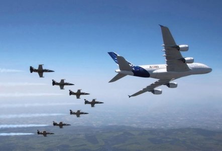 Breitling Jet Tim i Airbus A380.jpg