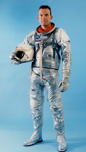3 340px-Mercury_Suit_Gordon_Cooper.jpg