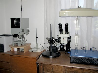 Zeiss and LOMO Microscopes 01.jpg