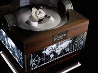 Glash?tte Original Grande Cosmopolite Tourbillon sat 1-2.jpg Glash?tte Original Grande Cosmopolite Tourbillon sat 1-2.jpg