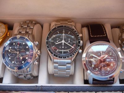 Tri vesela hronografa.jpg