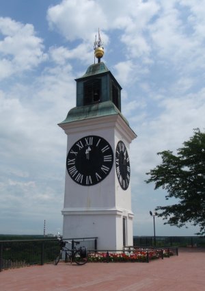 Petrovaradin_clocktower.jpg