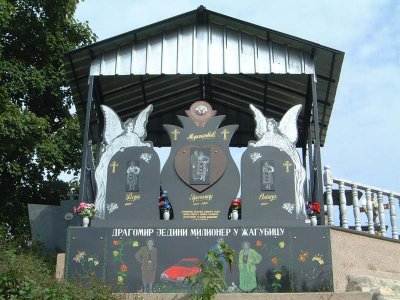 Dragomirov mauzolej.jpg