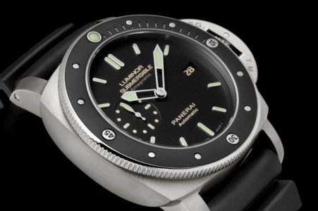 Panerai-PAM-389-Amagnetic-Luminor-Submersible.jpeg