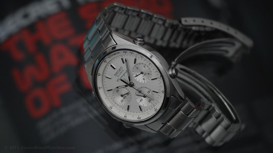 james-bond-seiko-quartz-chronograph-a-view-to-a-kill-0348d_2560x1440.jpg