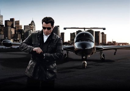 john-travolta-breitling-navitimer-blue-sky.jpg john-travolta-breitling-navitimer-blue-sky.jpg