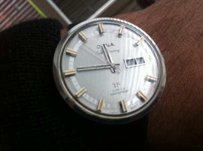 photo Doxa na ruci.jpg