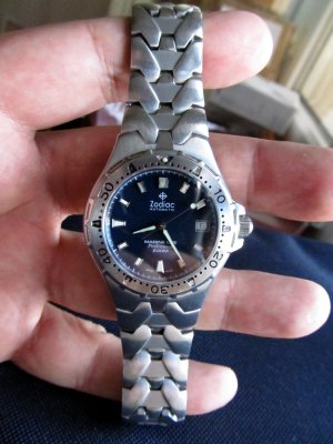 02 ZODIAC automatic Marine Life Professional 200M cal ETA 2824.jpg