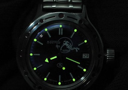 vostok-amphibian-lume.jpg