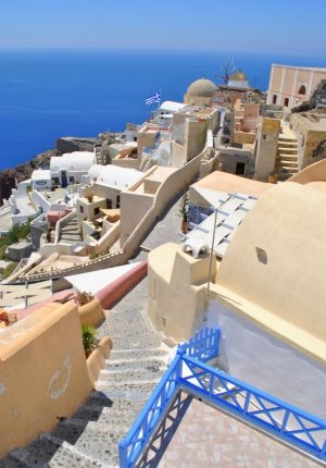 Santorini-Fira3.jpg
