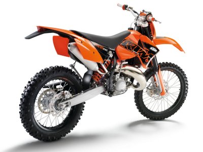 ktm-125-02.jpg