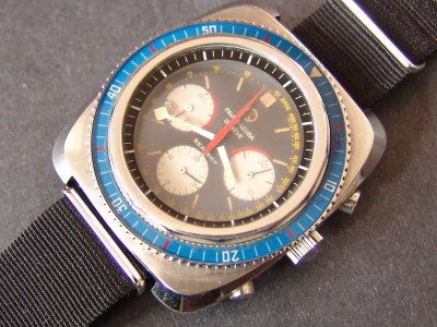 Favre-Leuba-SkySea-blue-bezel.jpg