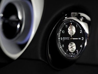 2010 Jaguar XJ75 Platinum Concept.jpg