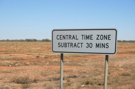 Time zone change road sign NSW Australia.jpg Time zone change road sign NSW Australia.jpg