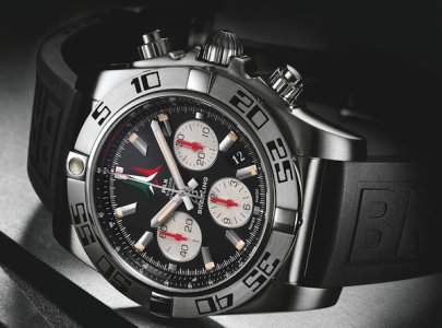 breitling-tri.jpg breitling-tri.jpg