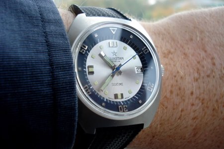 AquastarSeatimeWrist800x600.jpg