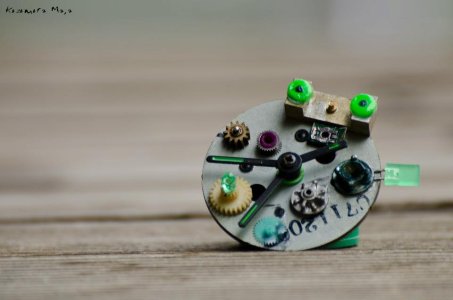 Green Brooch Robot.jpg