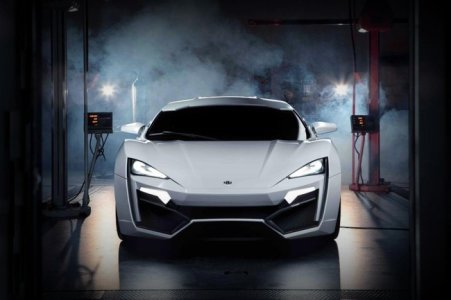 Cyrus%20Klepcys%20W%20Motors%20Lykan%20Hypersport%202.jpg