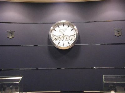 Chrono-4-Wall-Clock-Eberhard-&-Co .jpg