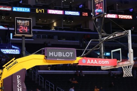 Lakers-Hublot-Game-Clock-NBA-620x412.jpg