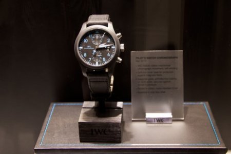 IWC-Pilots-Watch-Chrono-Top-Gun-IW388003.jpg