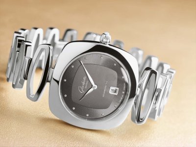 121218_GAENS_RENE_GO_PAVONINIA10315_pressefoto.jpg 121218_GAENS_RENE_GO_PAVONINIA10315_pressefoto.jpg